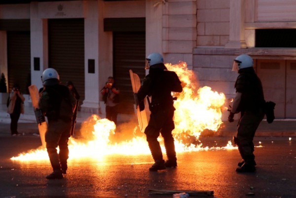 15 προσαγωγές για τα χθεσινά επεισόδια – ΒΙΝΤΕΟ