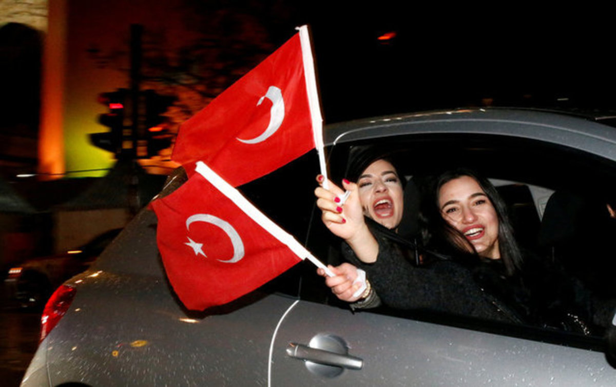 Είναι επίσημο! Η τουρκική αντιπολίτευση κατέθεσε προσφυγή για το δημοψήφισμα