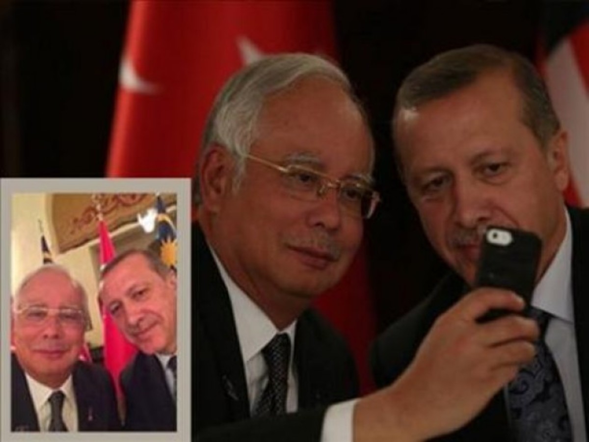 Ο Ερντογάν βγάζει selfie!