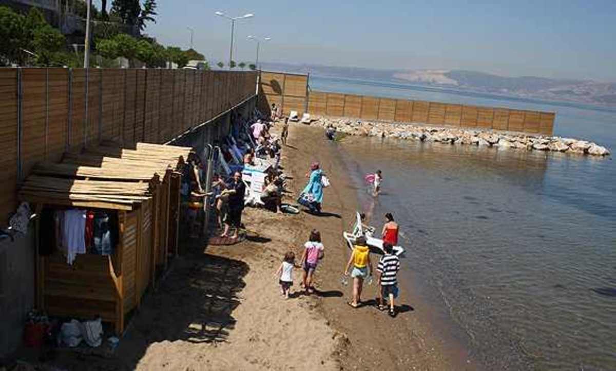 Τουρκία: Παραβάν σε παραλίες μόνο για γυναίκες!