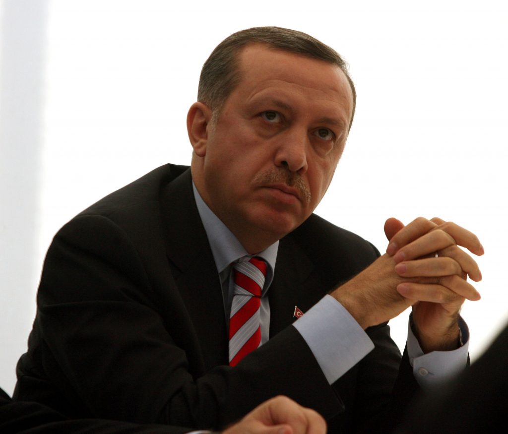 Προκαλεί ο Ερντογάν: “Ειρηνευτική επιχείρηση” η εισβολή στην Κύπρο
