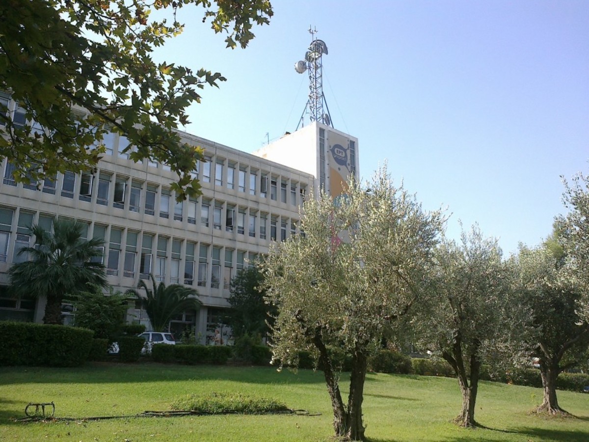 Για υποδοχή αλλοδαπών τα στούντιο της ΕΡΤ στην Κατεχάκη!