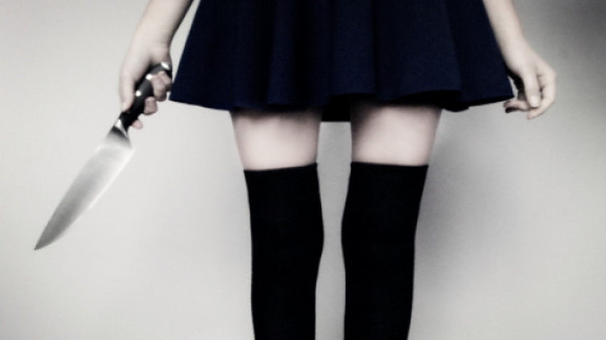 Έθιμο-σοκ σε Γυμνάσιο – Μαθήτριες μαχαιρώνονται για τα «μάτια» των αγοριών τους!