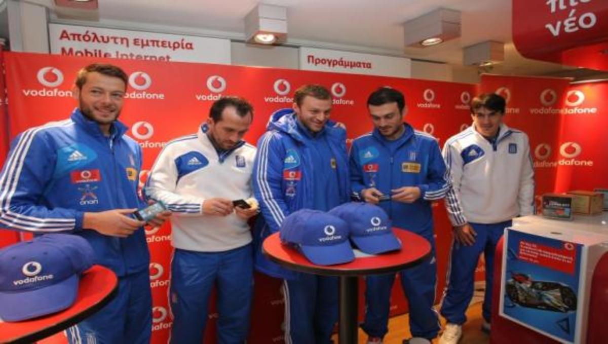 Στους αγώνες της Εθνικής όλοι οι συνδρομητές Vodafone μιλάνε Δωρεάν!