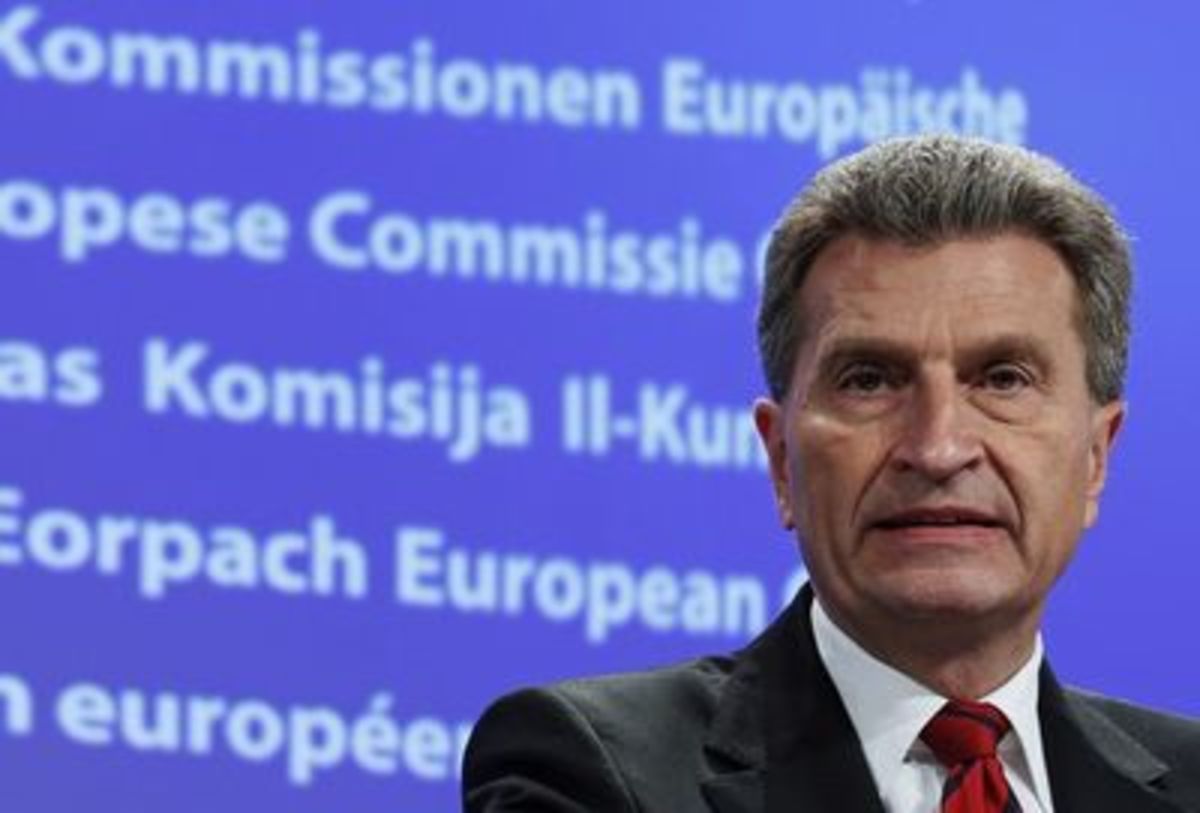 Ευρωπαίος επίτροπος τα βάζει με τον Παπανδρέου