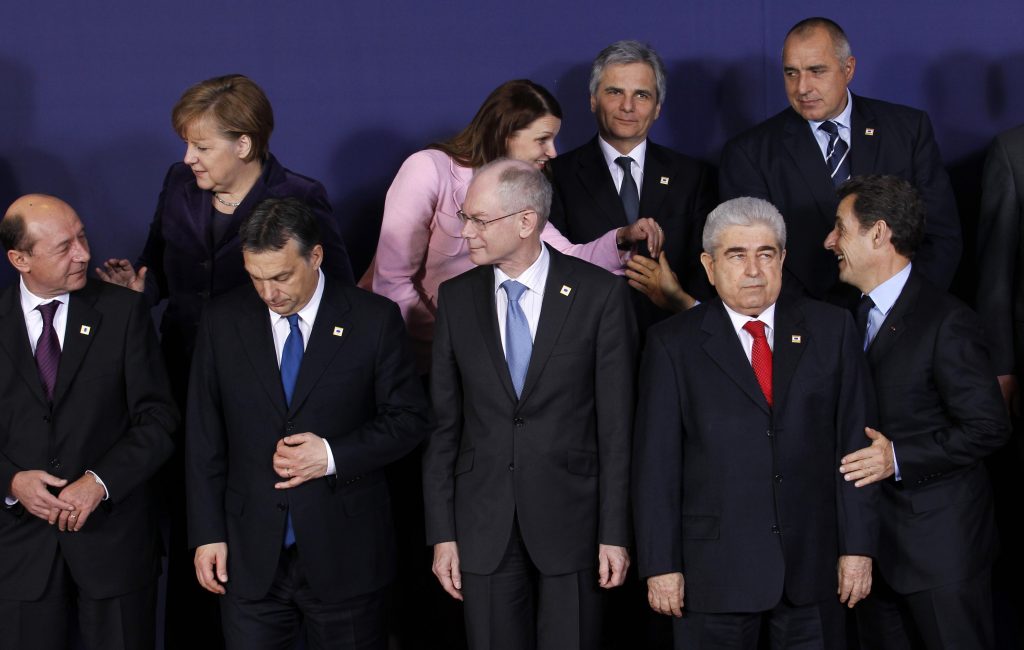 Σύνοδος Κορυφής: Να αρχίσει τώρα η δημοκρατική μετάβαση στην Αίγυπτο
