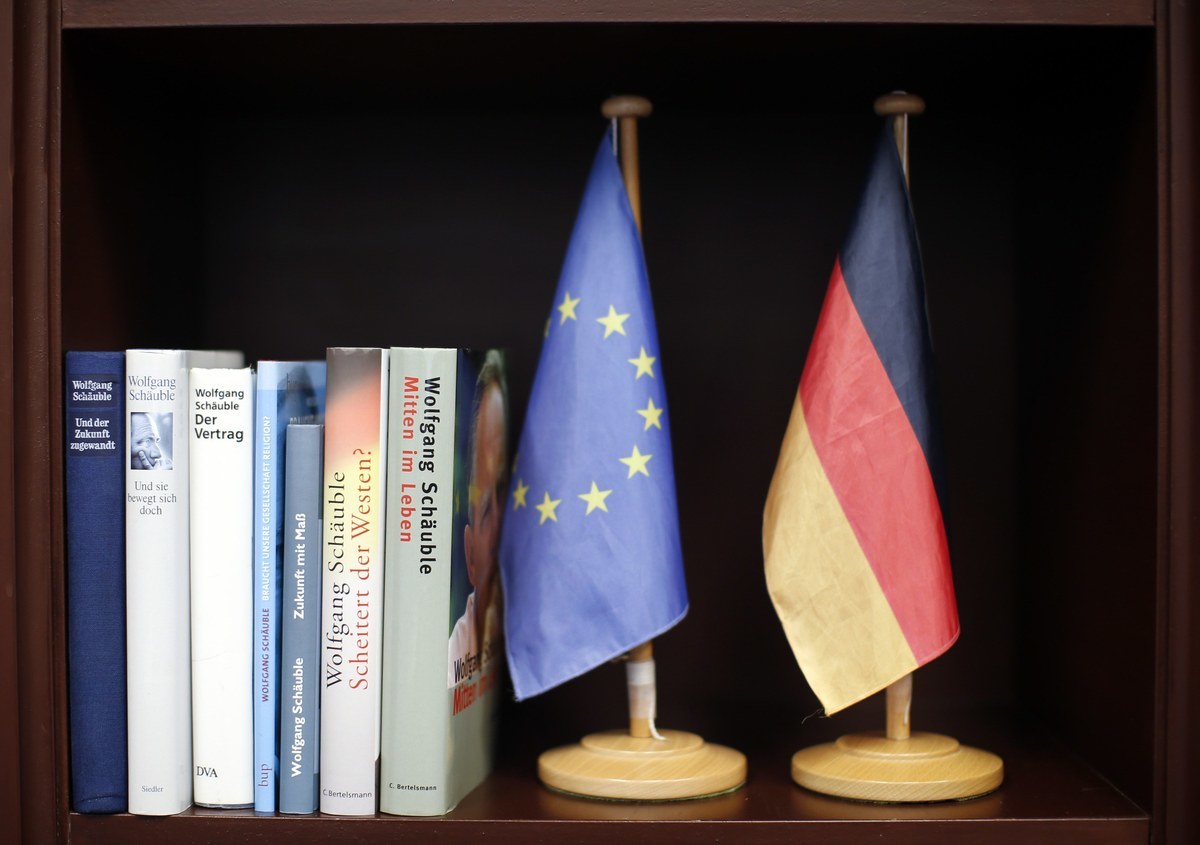 Die Welt: Αν ξέραμε, θα είχαμε αφήσει την Ελλάδα να χρεοκοπήσει το ‘10