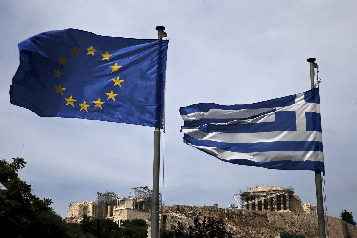 Στο Ευρώ έστω και με νέες θυσίες επιμένουν οι Έλληνες