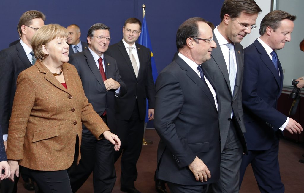 Welt am Sonntag: Συζητείται διαγραφή του ελληνικού χρέους μέχρι το 2015