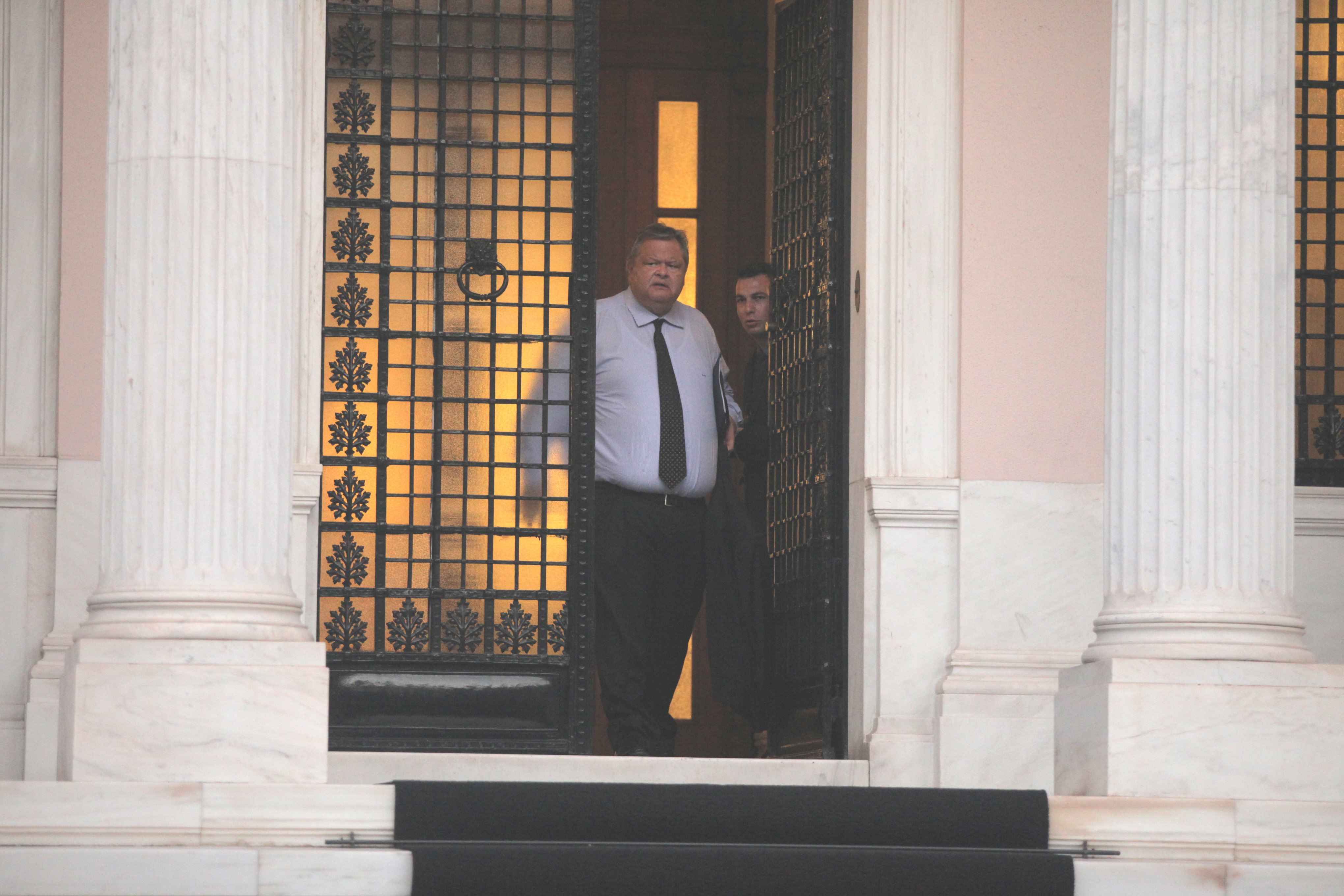 Μετά την οργή Σαμαρά, η ρύθμιση για τις ληξιπρόθεσμες σε λίγες ώρες στη Βουλή