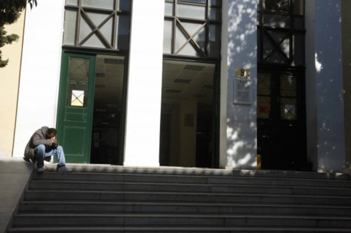 Αποφυλακίζεται με σκληρούς όρους η βασική κατηγορούμενη στην απάτη του Οίκου Ναύτου