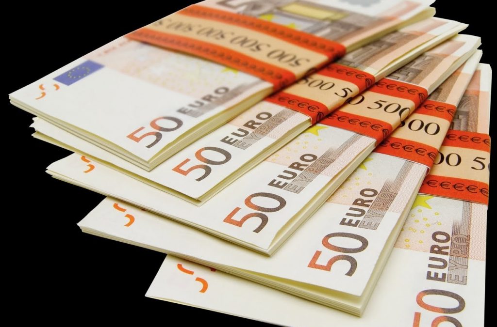 Σοκαριστική αποκάλυψη: «Πριν από ένα μήνα, φίλος τραπεζίτης μου είπε… αν έχεις χρήματα βγάλε τα, θα γίνει χαμός»!