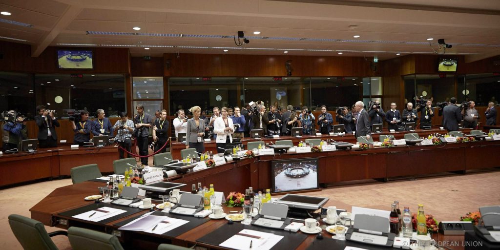 Καρότο και μαστίγιο από τις Βρυξέλλες – Έρχεται ή δεν έρχεται τελικά η τρόικα;