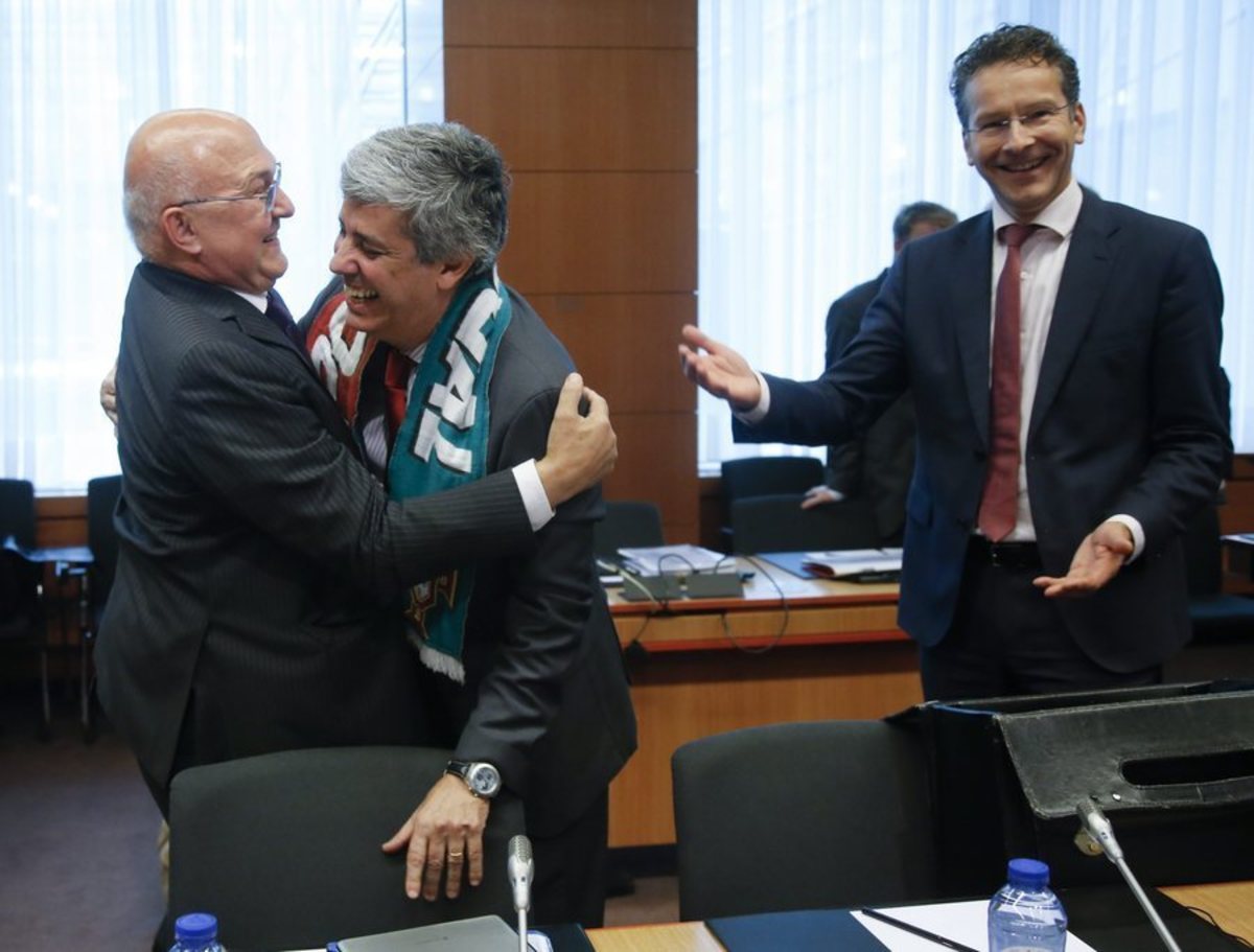 Έτσι εμφανίστηκε στο Eurogroup ο υπουργός της Πορτογαλίας (ΦΩΤΟ)