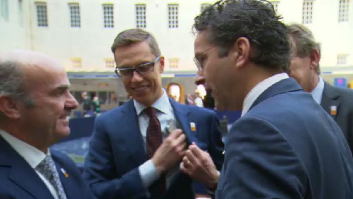 Eurogroup: Ποια Ελλάδα; Ο Prince, ο Bowie και ο… Elvis! (VIDEO)