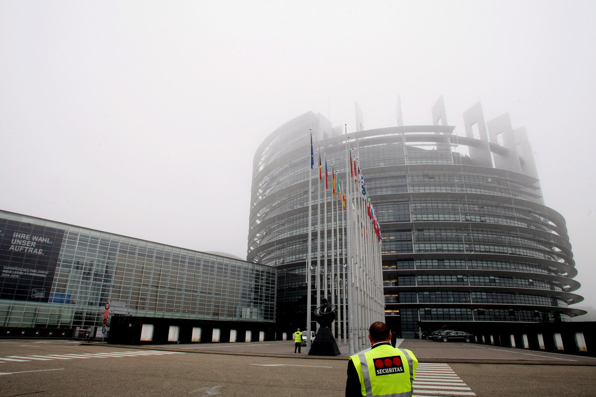 Κακός χαμός στο Ευρωπαϊκό Κοινοβούλιο για τον Αλέξη Τσίπρα – Βέμπερ: Έβλαψε την Ελλάδα – Παπαδημούλης: Θα τον βλέπετε και στον ύπνο σας