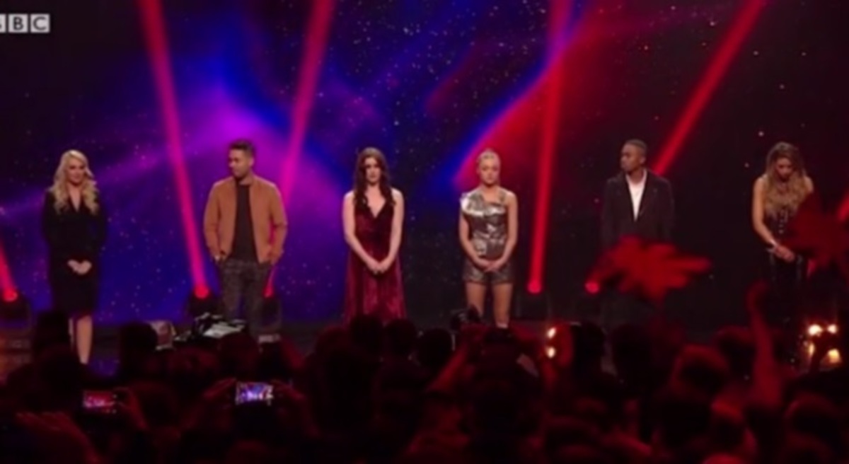 Κάτερρευσε η τραγουδίστρια όταν της ανακοίνωσαν πως θα εκπροσωπήσει το Ηνωμένο Βασίλειο στη Eurovision!