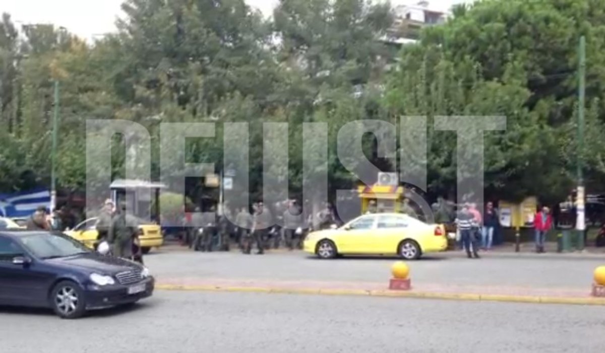 Συγκεντρωμένοι – Ευελπίδων