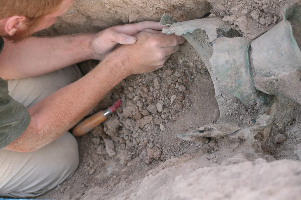 Βρήκαν αγγεία της ελληνορωμαϊκής περιόδου στην Αίγυπτο