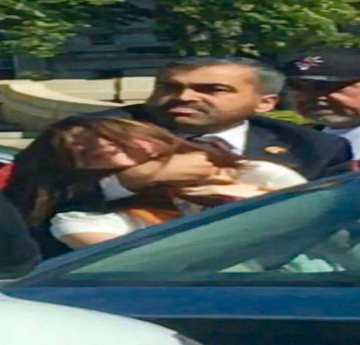 Συγκλονιστική καταγγελία νεαρής: “Οι μπράβοι του Ερντογάν προσπάθησαν να με στραγγαλίσουν”