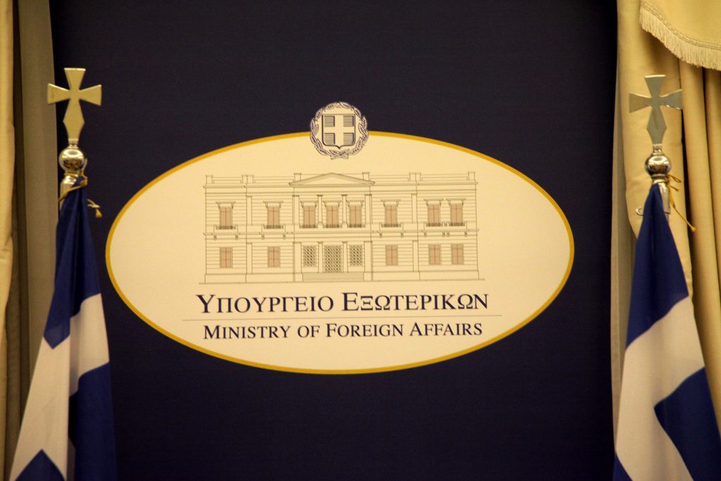 Δημοψήφισμα ΠΓΔΜ: Η πρώτη αντίδραση της Αθήνας – “Αποστάσεις” κρατά το Ελληνικό ΥΠΕΞ