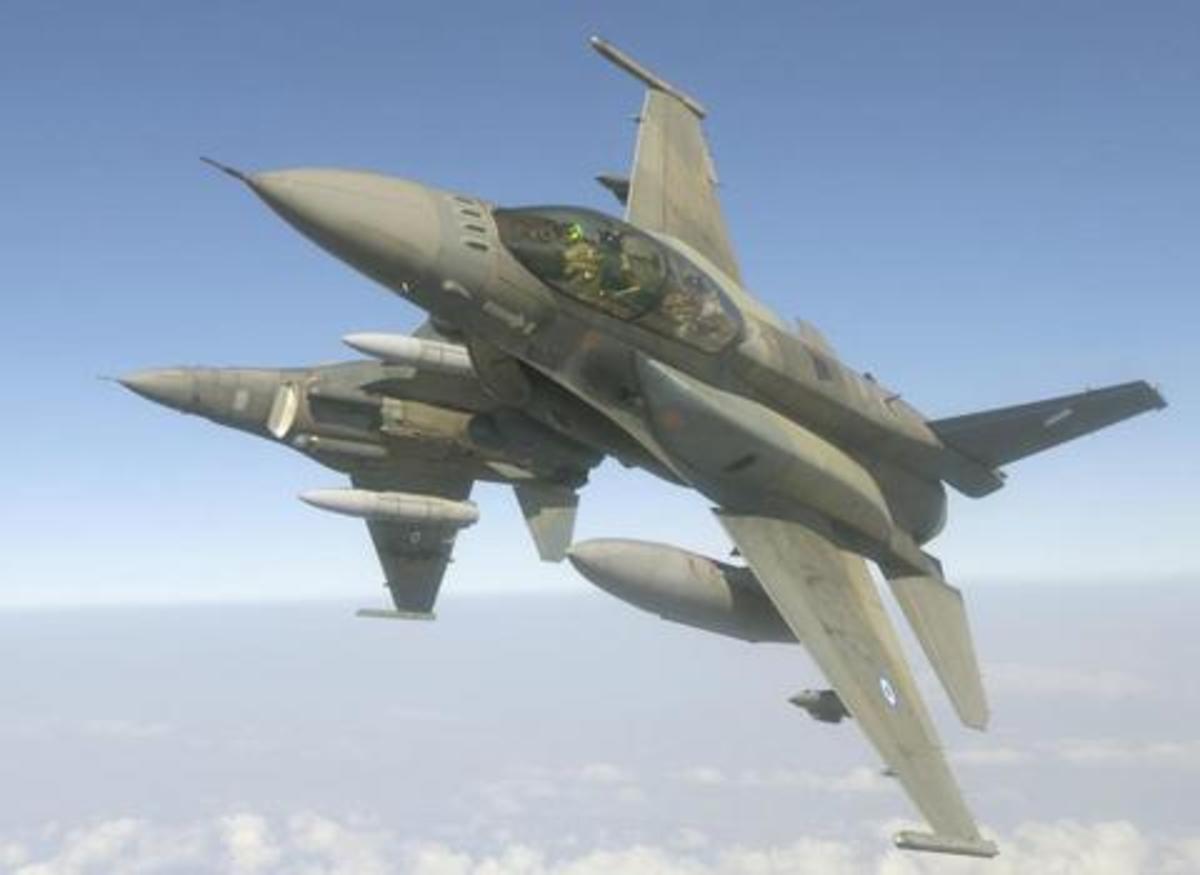 Εντυπωσιακή πρόβα αεροσκαφών F16 στον ουρανό της Θεσσαλονίκης (VIDEO)