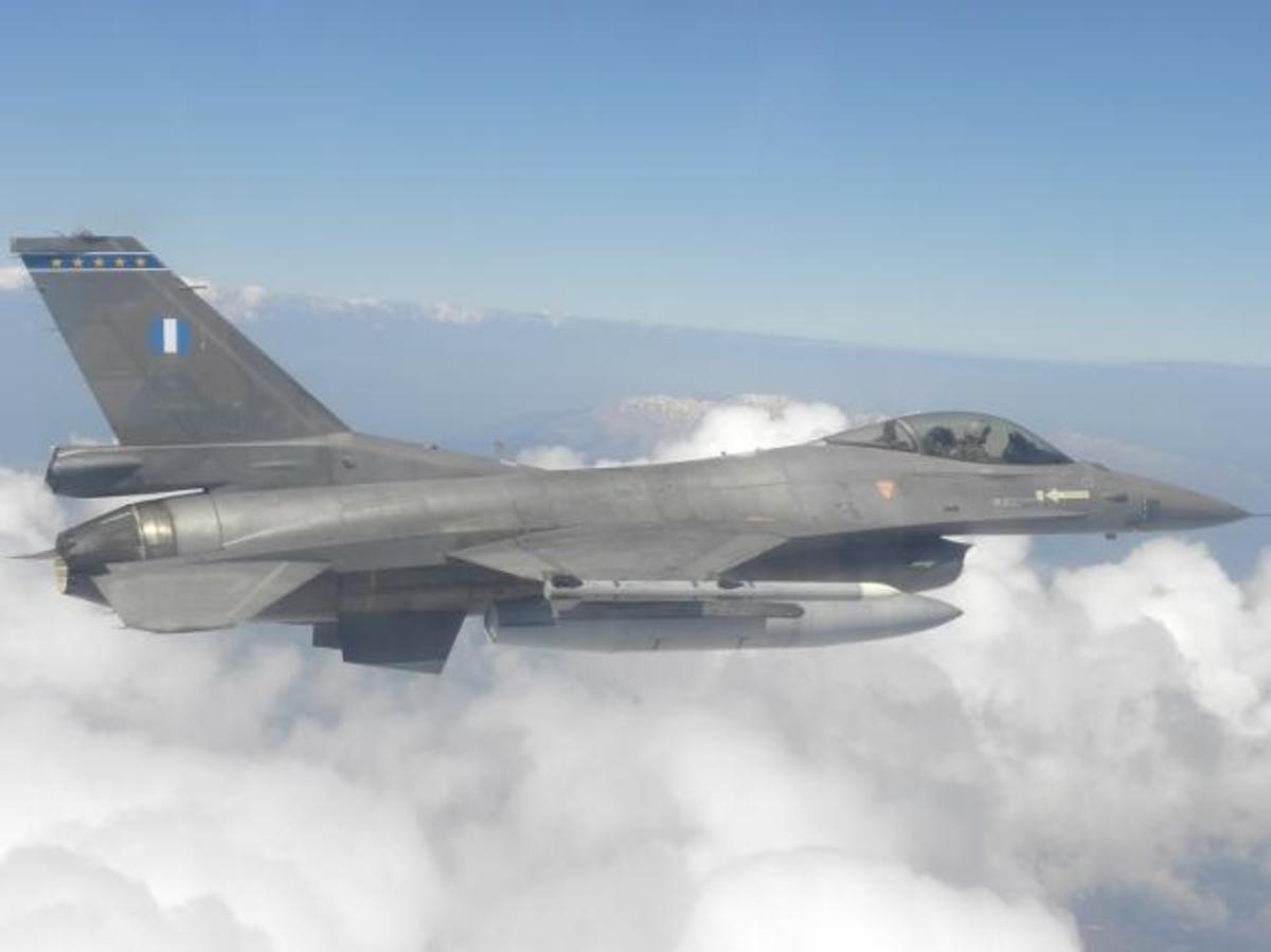 Παραβιάσεις: Σε ετοιμότητα για αναχαιτίσεις τα F-16 της Πολεμικής Αεροπορίας [vid]