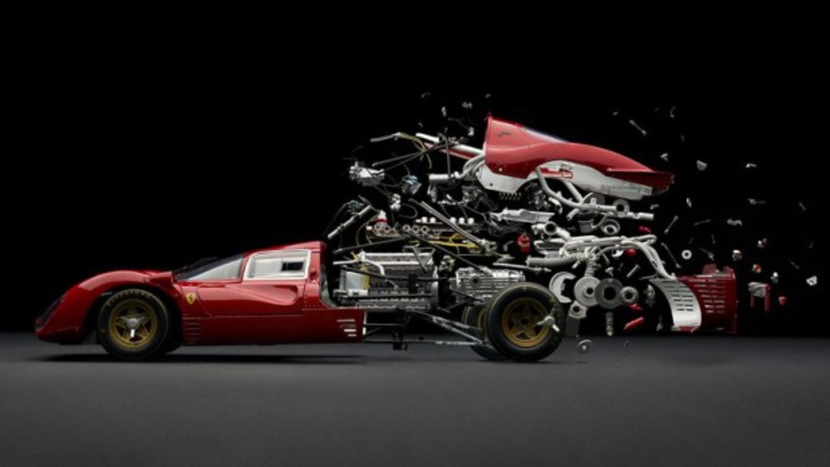 Ελβετός καλλιτέχνης κάνει τέχνη την… ανατίναξη αυτοκινήτων (VIDEO)