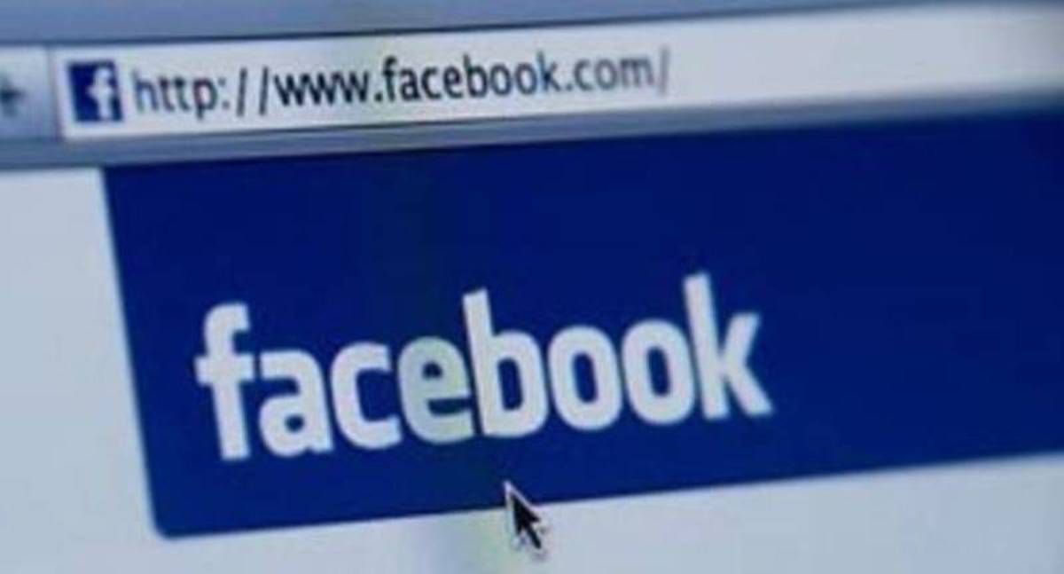 Στοιχεία για 19.000 λογαριασμούς έδωσε στους Αμερικανούς το facebook