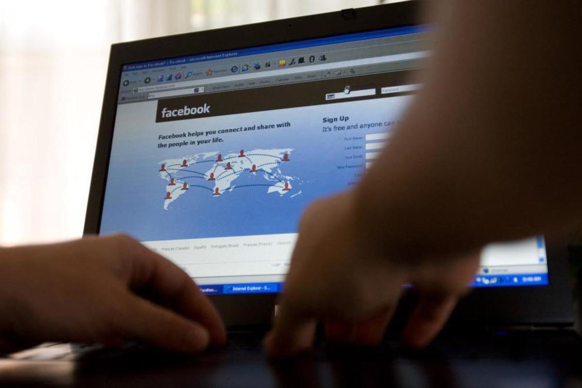 Facebook: Αυτά είναι τα πέντε πιο ενοχλητικά πράγματα που κάνουν οι χρήστες