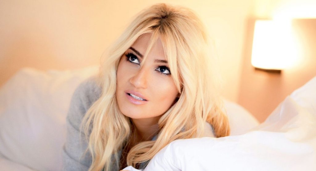 Σε ποιον στέλνει φιλιά η Φαίη Σκορδά την επόμενη των εκλογών;