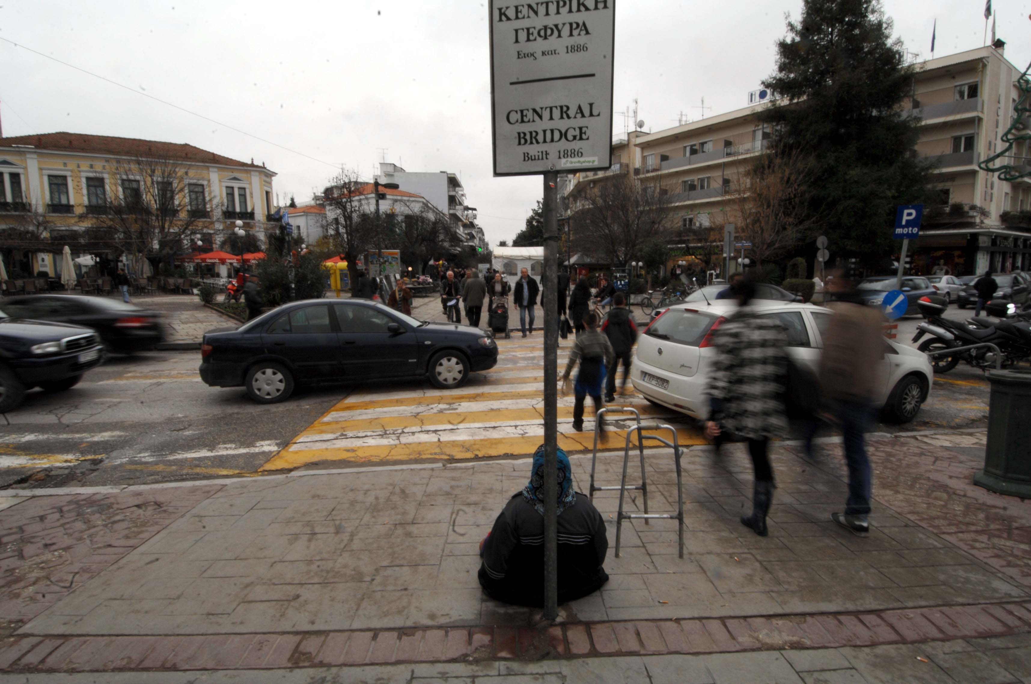 Ηράκλειο: Έβγαζε την 15χρονη κόρη του στα φανάρια