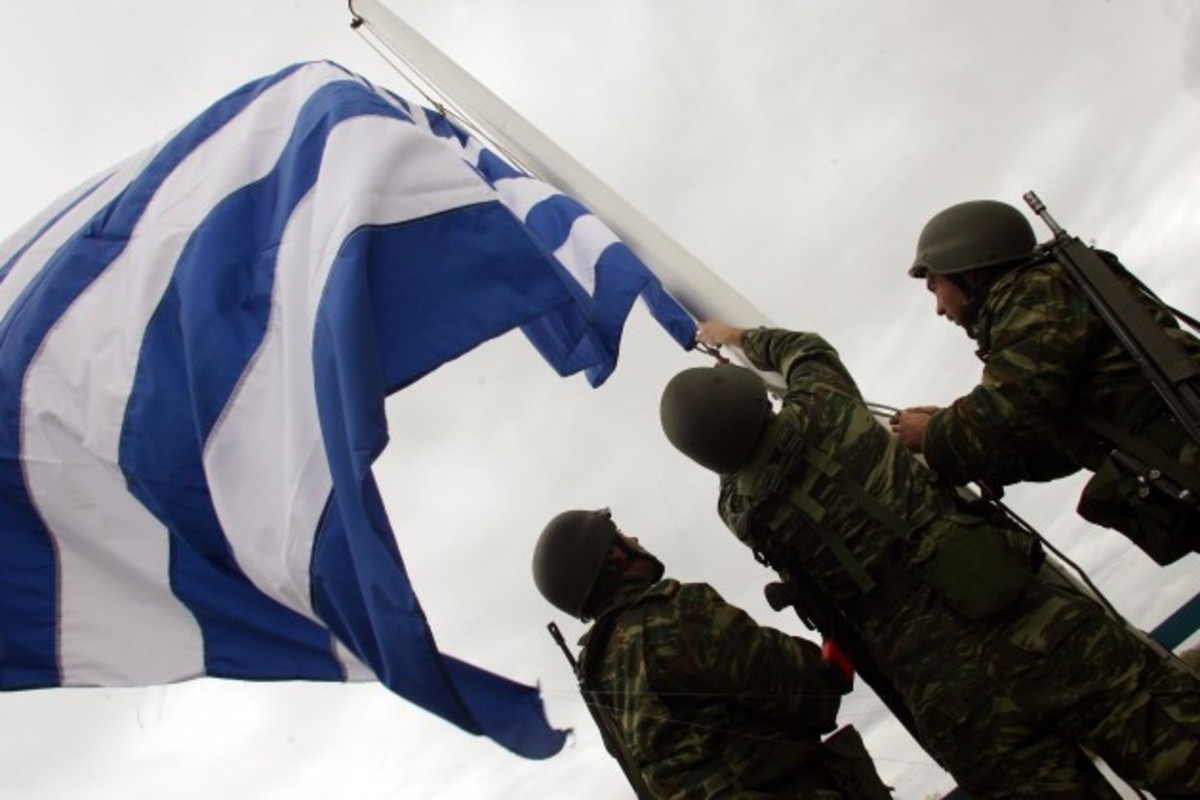 Πάνε για διάλυση τους “εθνικούς στρατούς” μαζί και τον ελληνικό;