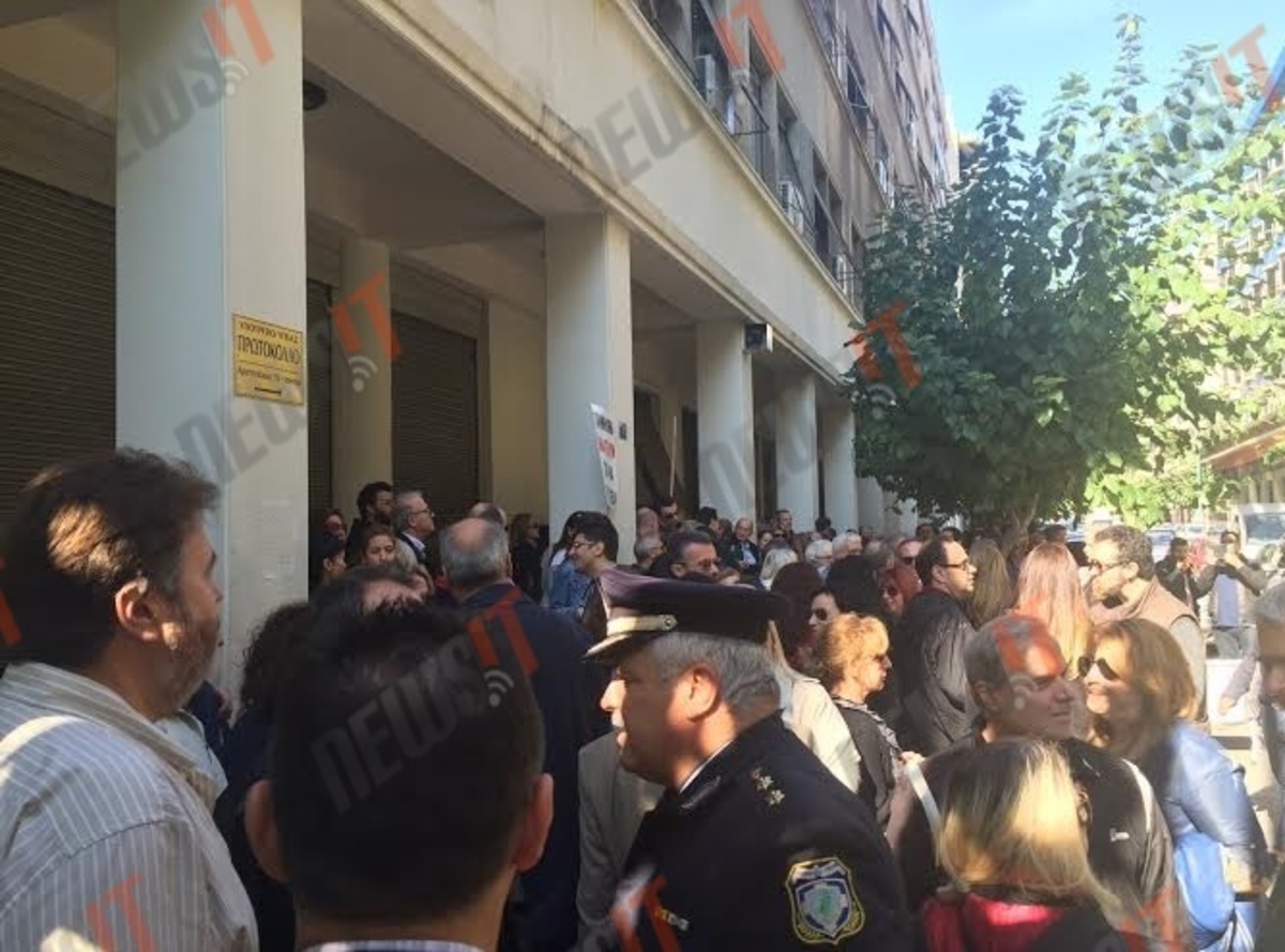 Στους δρόμους οι φαρμακοποιοί, κλειστά τα φαρμακεία – Φωτογραφίες και βίντεο