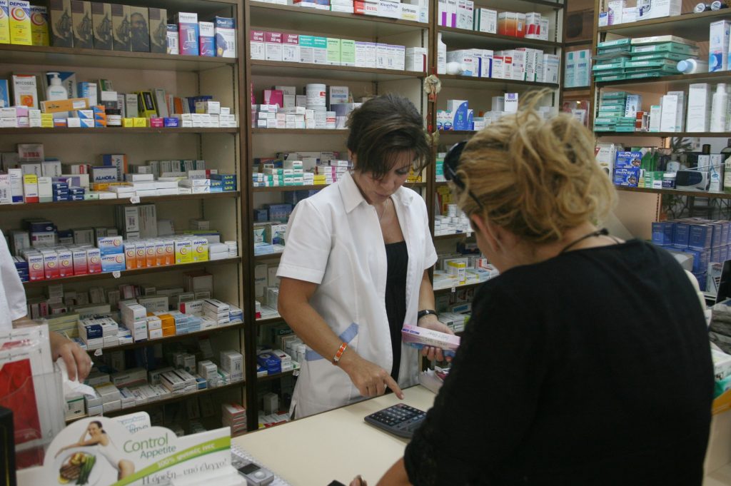 Φαρμακοποιοί: Τέλος τα φάρμακα και για τους δημοσίους υπαλλήλους