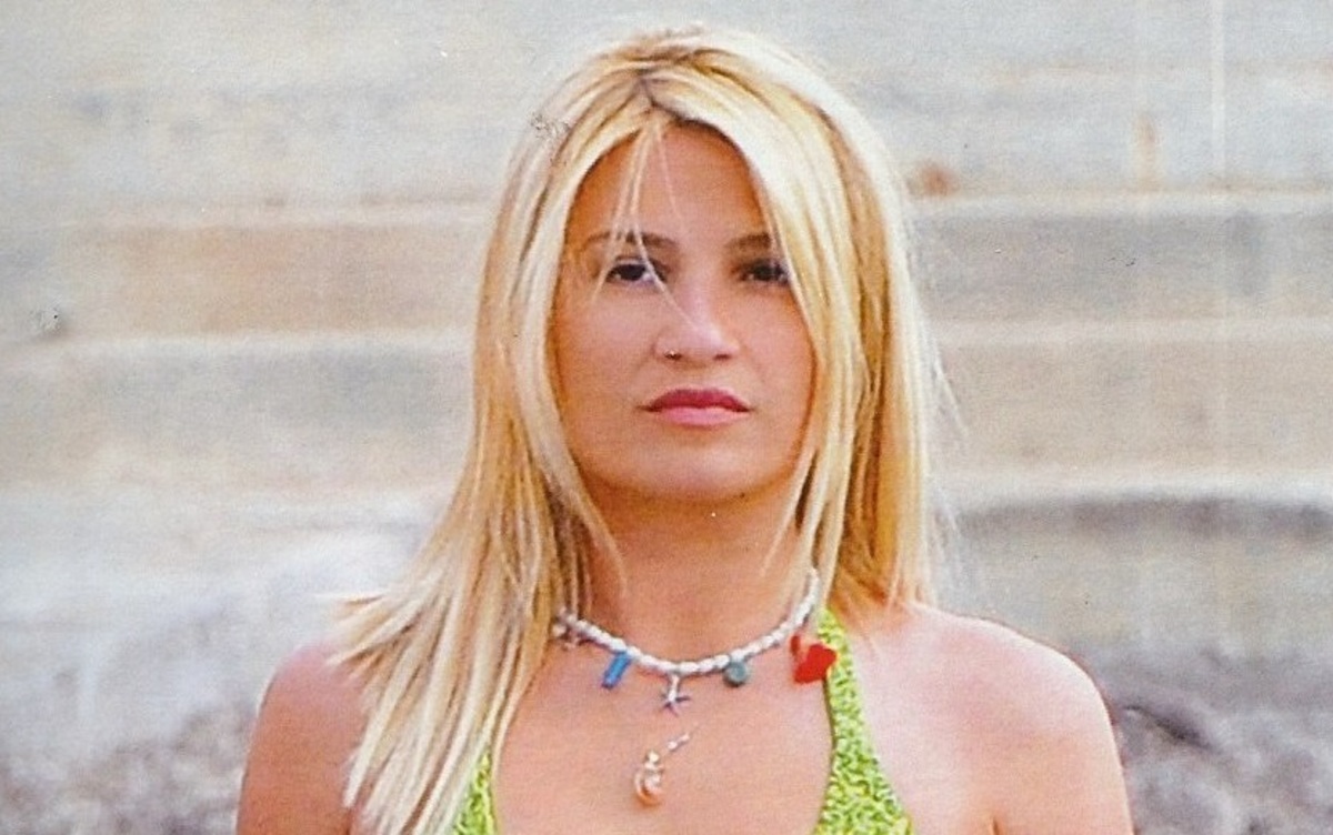 Το μήνυμα της Φαίης Σκορδά από την Τήνο και το απρόσμενο κρύο…