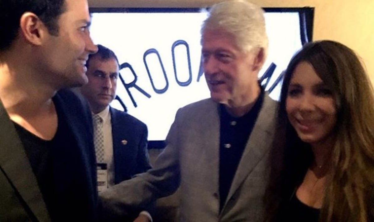 Ποιος Έλληνας ηθοποιός συναντήθηκε με τον Bill Clinton στη Νέα Υόρκη;
