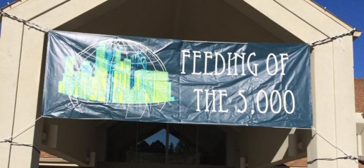 Κυριακάτικο τραπέζι με 5.000 προσκεκλημένους στην πλατεία Κοτζιά!