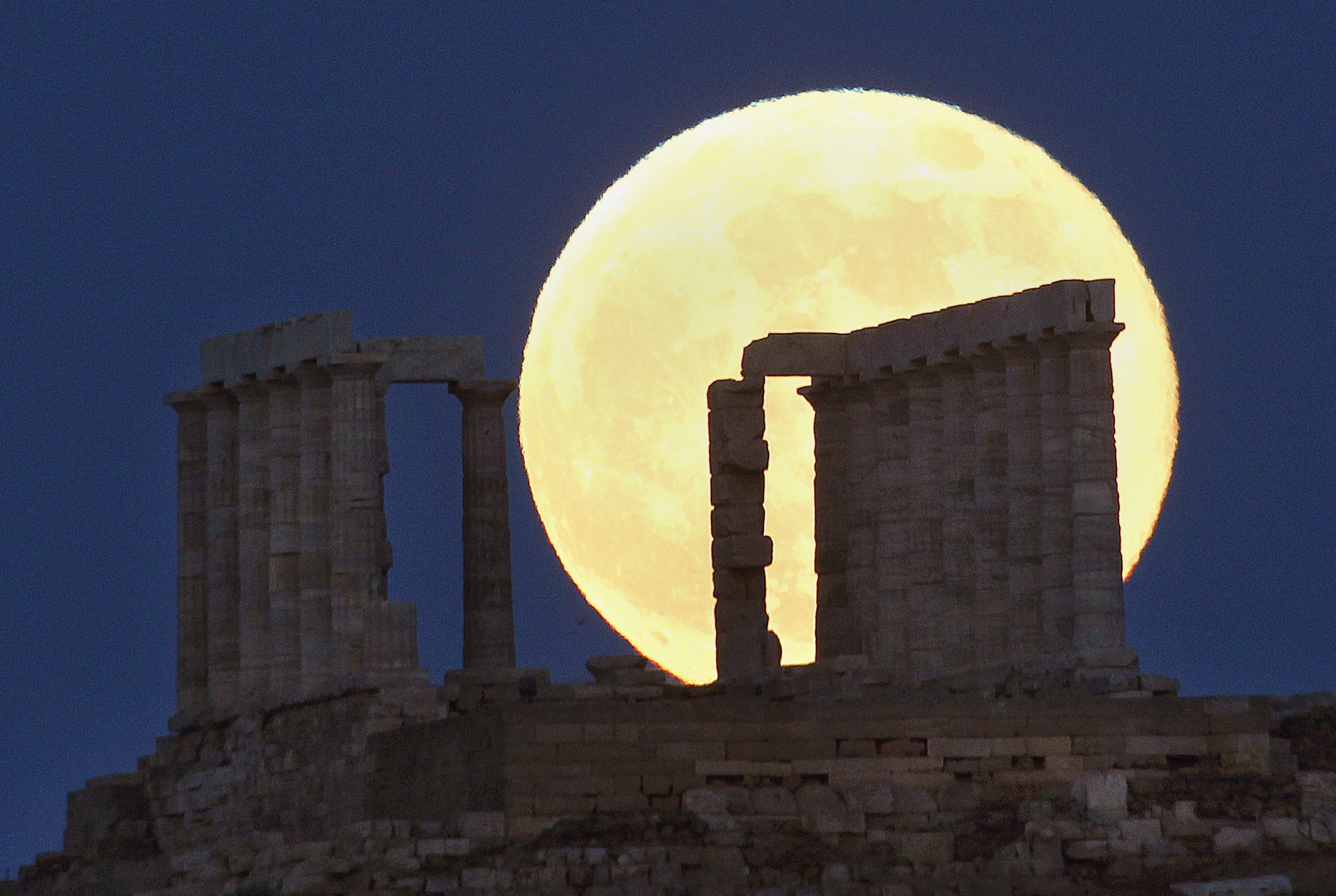 Εσείς είδατε τη μεγαλύτερη πανσέληνο του χρόνου;
