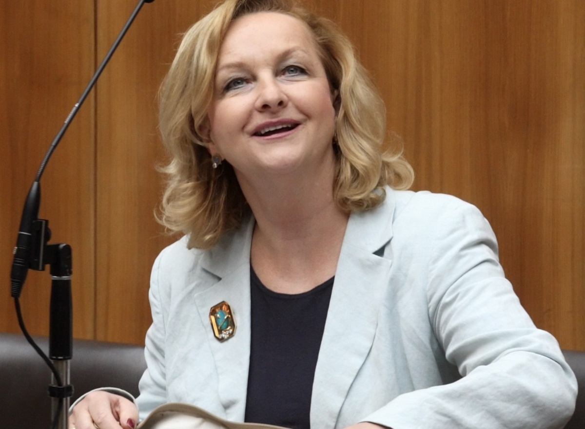 Φέκτερ: Η διαγραφή του ελληνικού χρέους είναι η έσχατη λύση