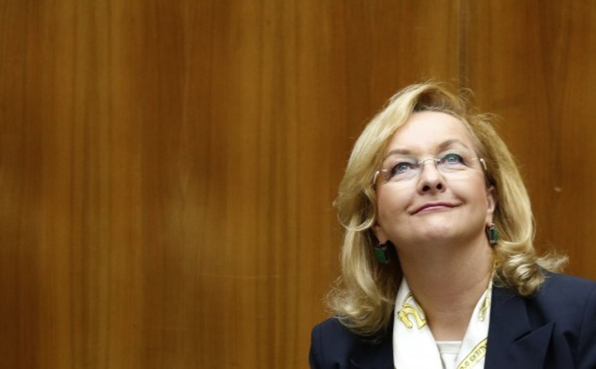 “Κεραυνοί” Φέκτερ για τη Βρετανία – Εκεί ξεπλένουν βρώμικο χρήμα