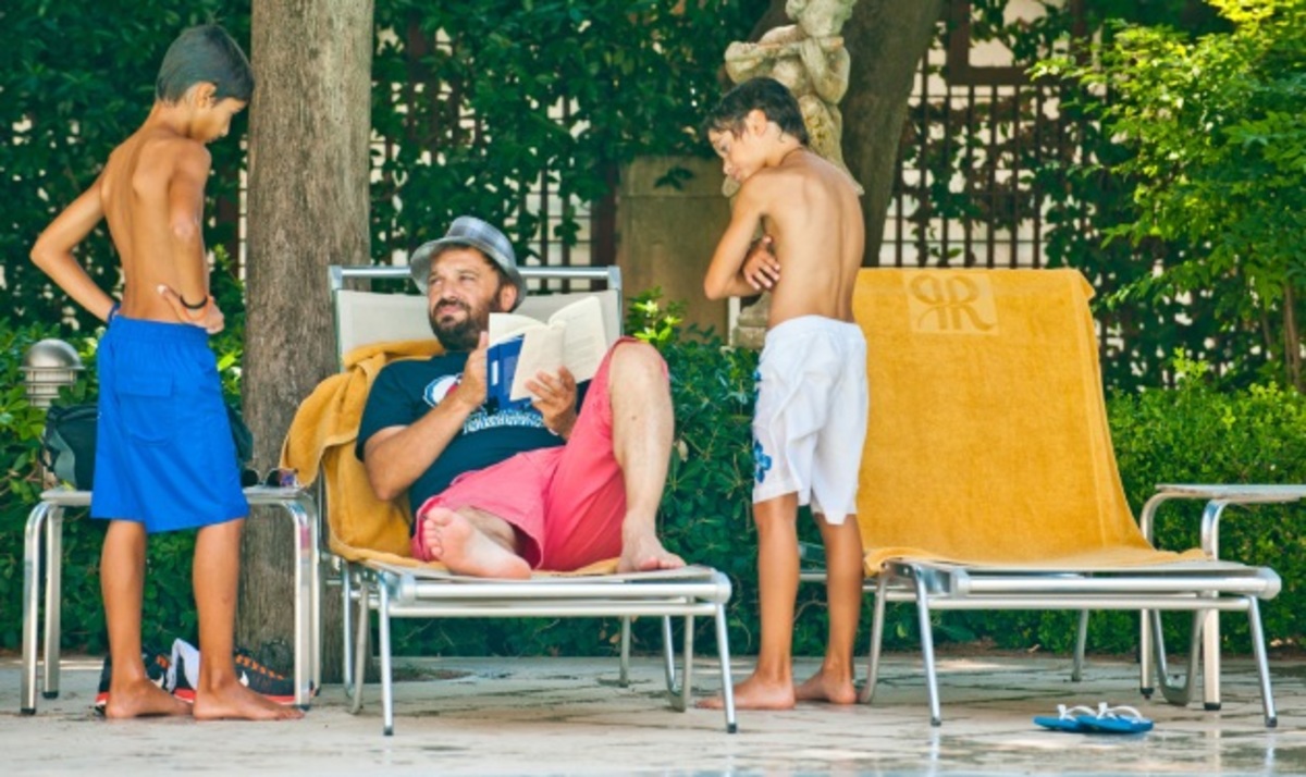 Χ. Φερεντίνος: Παρέα με τους γιους του στη Ρόδο! Φωτογραφίες