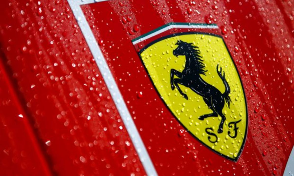 Η Ferrari πατεντάρει V2 κινητήρα! Σημάδι ότι εξελίσσει… μοτοσικλέτα!