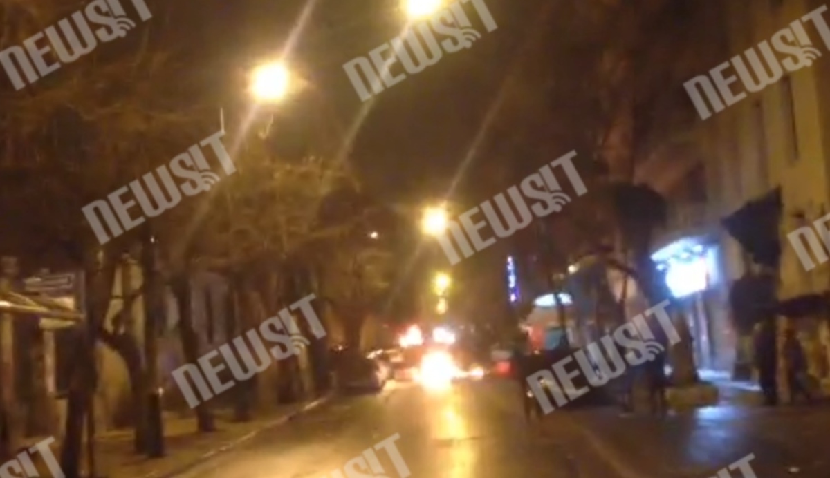 Καίνε την Στουρνάρη