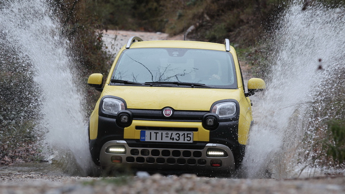 Δοκιμάζουμε το ανανεωμένο FIAT Panda 4×4 στη σκληροτράχηλη έκδοση Cross [pics]