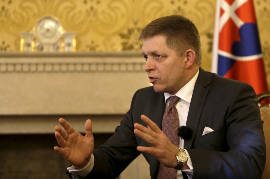 Σκληρή απάντηση της Ελλάδας στον Σλοβάκο πρωθυπουργό – «Στάζει χολή και παραληρεί», λέει το ελληνικό υπουργείο Εξωτερικών