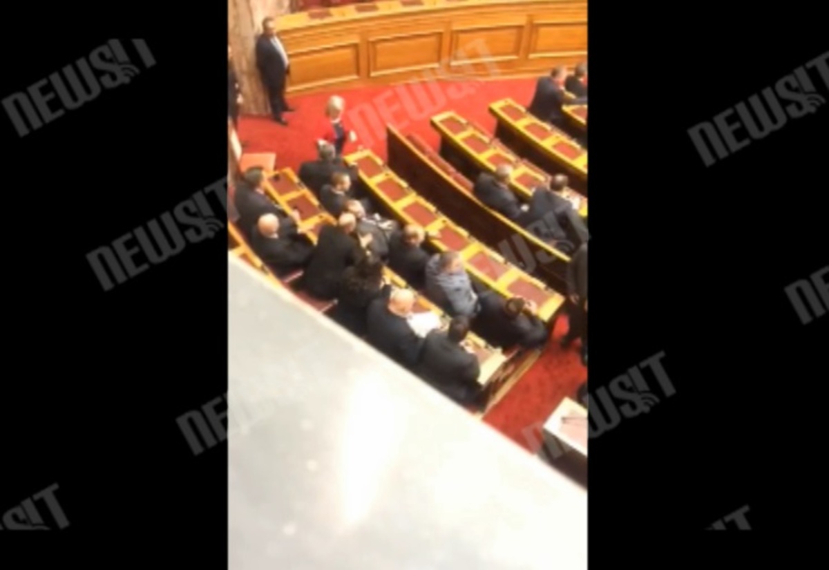 Τα φιλιά της Ζαρούλια