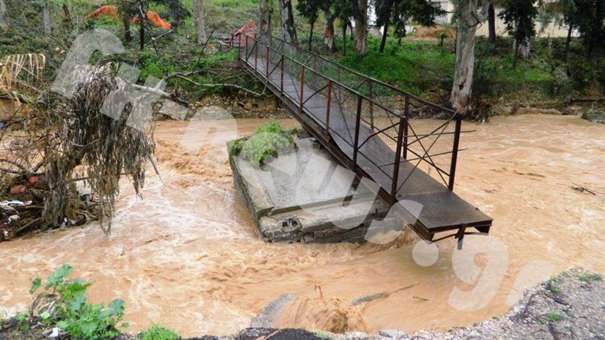 Έπεσαν γέφυρες σε Φιλαδέλφεια – Ν. Χαλκηδόνα! Δείτε το βίντεο με τις καταστροφές από την κακοκαιρία