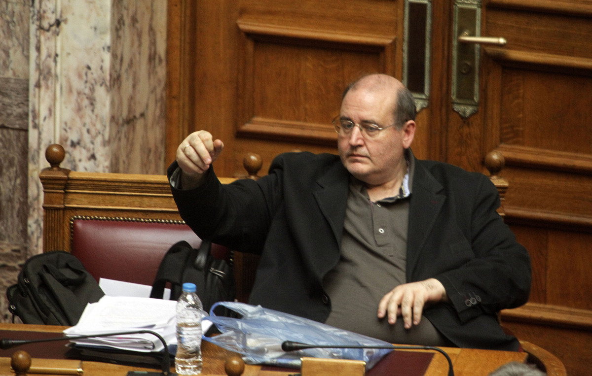 Πανελλαδικές 2016: Διαψεύδει τα περί απεργίας διαρκείας ο Φίλης