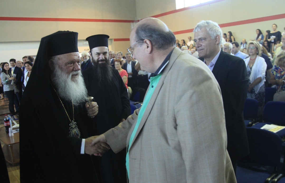 Άγρια επίθεση Αρχιεπισκοπής σε Φίλη! Είναι ψεύτης και έχει εμμονές